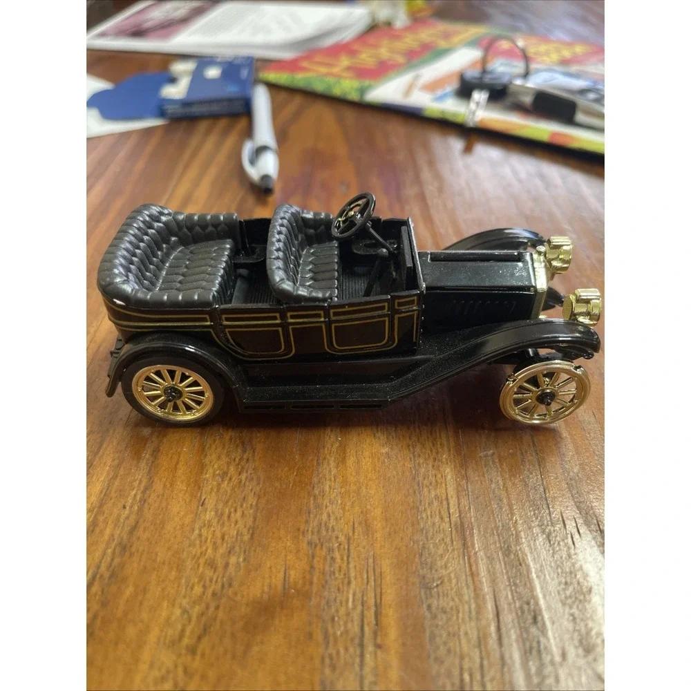 1911 Chevy Classic Six 1:32 Scale Diecast Model Car Nation Motor Museum Black